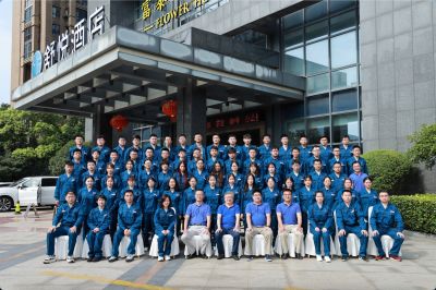 2022年ag贵宾会医药“奋斗谱写成长新华章”大学生入职培训举行开营仪式