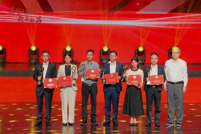 ag贵宾会医药荣获“新昌慈善奖”慈善楷模企业贡献奖