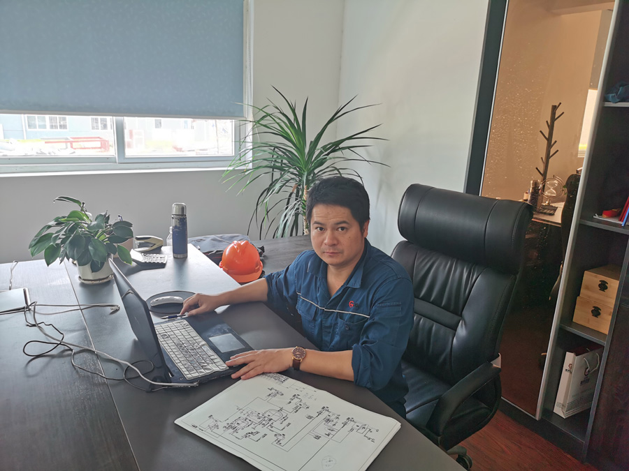 2022年度ag贵宾会医药金穗奋斗者——邱财运